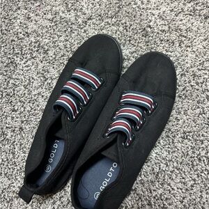 Gold Toe Black Casual Sneakers with Elastic Bands